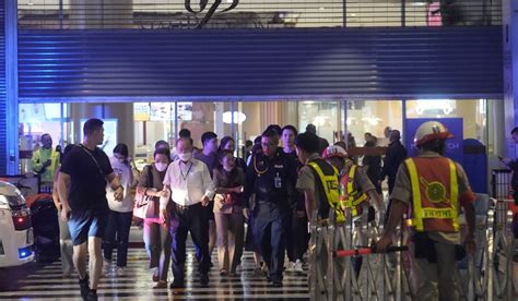 3 dead in shooting in major shopping mall in Bangkok; suspected attacker is in police custody